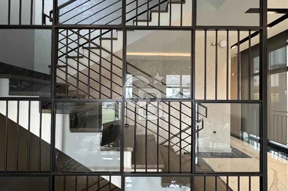 YAŞAMKENTTE 425 M² ASANSÖRLÜ SATILIK LÜKS YAPILI ŞİRKET BİNASI