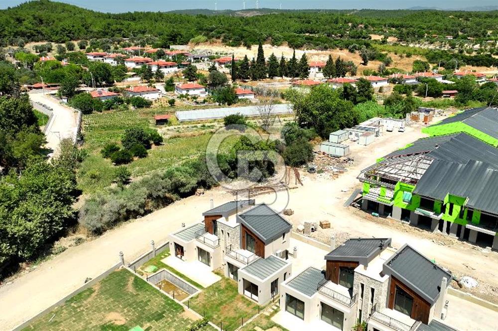 Urla Kuşçular Privatus Evleri Özel Tasarımlı 5+2 Villa Satılık