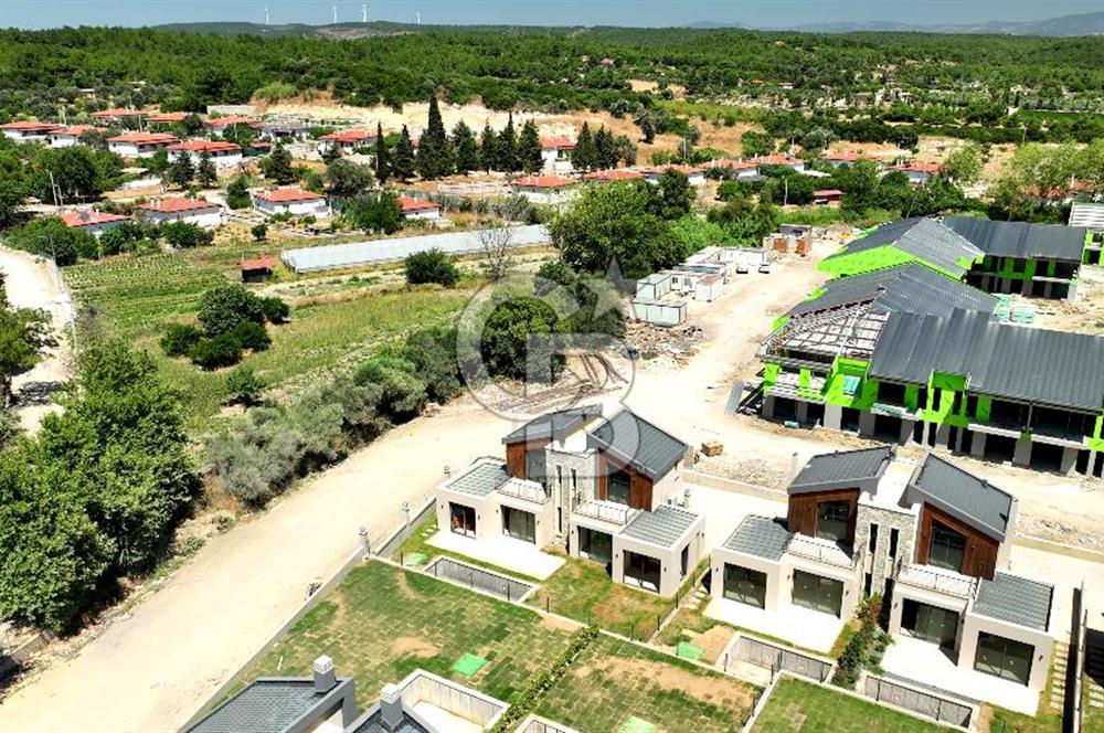 Urla Kuşçular Privatus Evleri Özel Tasarımlı 5+2 Villa Satılık