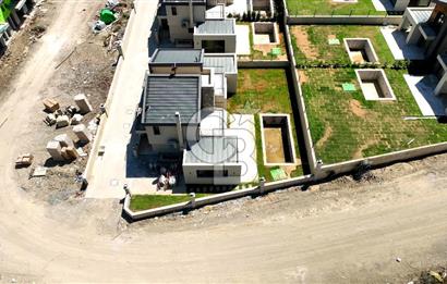 Urla Kuşçular Privatus Evleri Özel Tasarımlı 5+2 Villa Satılık