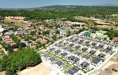 Urla Kuşçular Privatus Evleri Özel Tasarımlı 5+2 Villa Satılık
