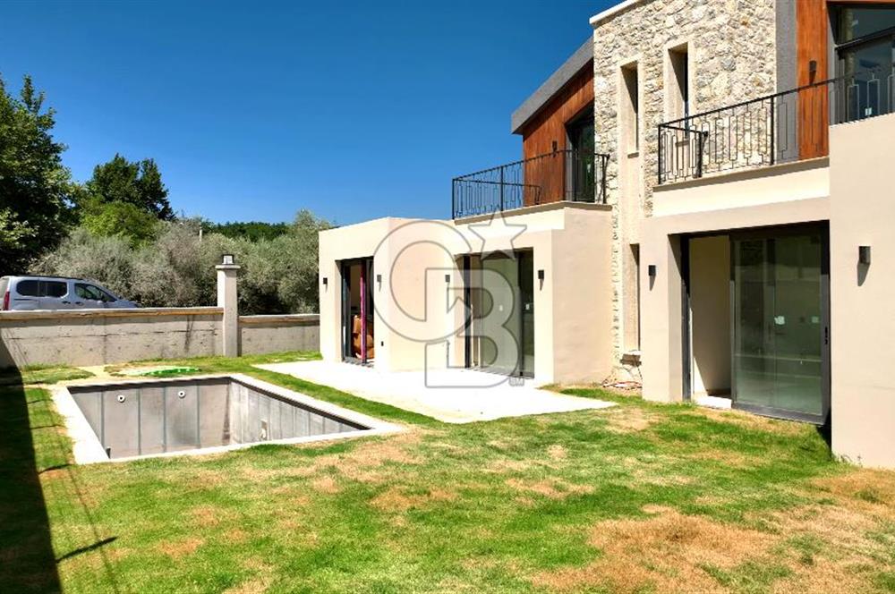 Urla Kuşçular Privatus Evleri Özel Tasarımlı 5+2 Villa Satılık