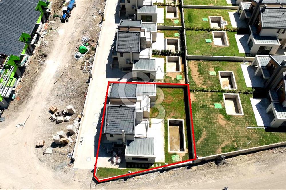 Urla Kuşçular Privatus Evleri Özel Tasarımlı 5+2 Villa Satılık