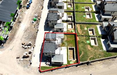 Urla Kuşçular Privatus Evleri Özel Tasarımlı 5+2 Villa Satılık