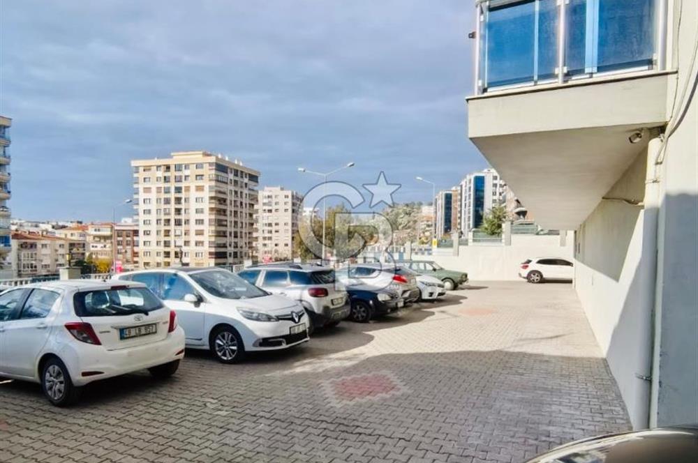 Bayraklı Anadolu Caddesi’nde Krediye Uygun Ferah Köşe 3+1