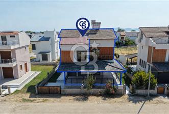 C.B. ROUTE | SALİHLER MAH. | GENİŞ BAHÇELİ, VERANDALI 5+1 VİLLA - 1 - 370739