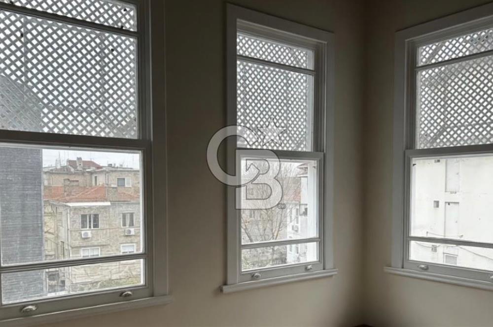 Fatih Süleymaniye de 4 katlı 18 odalı satılık  2. Derece tarihi  konak 
