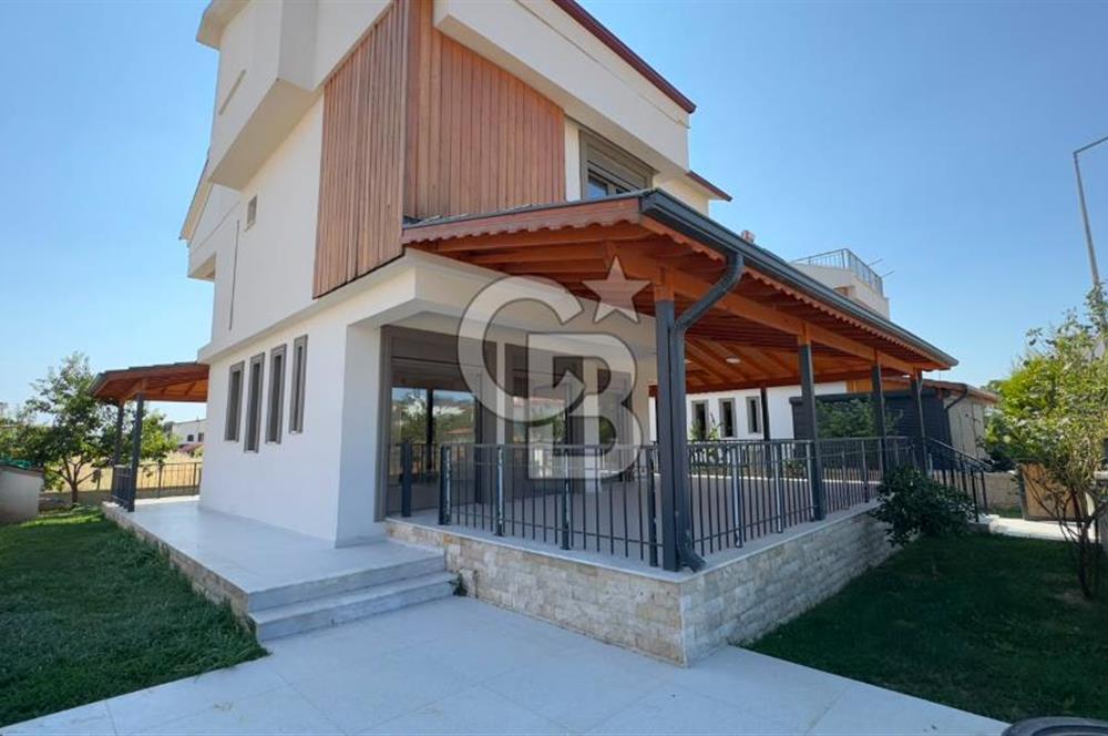 C.B. ROUTE | SALİHLER MAH. | GENİŞ BAHÇELİ, VERANDALI 5+1 VİLLA
