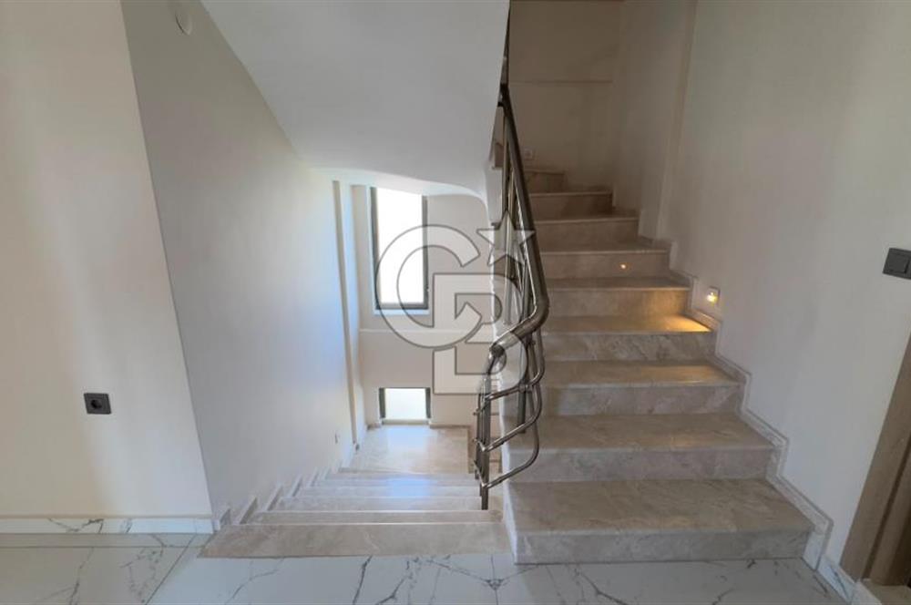 C.B. ROUTE | SALİHLER MAH. | GENİŞ BAHÇELİ, VERANDALI 5+1 VİLLA