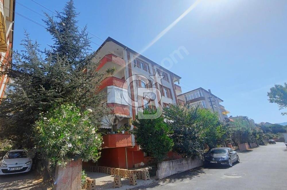 DERİNCE DUMLUPINAR'DA EN ÜST KAT GENİŞ 3+1 SATILIK DAİRE