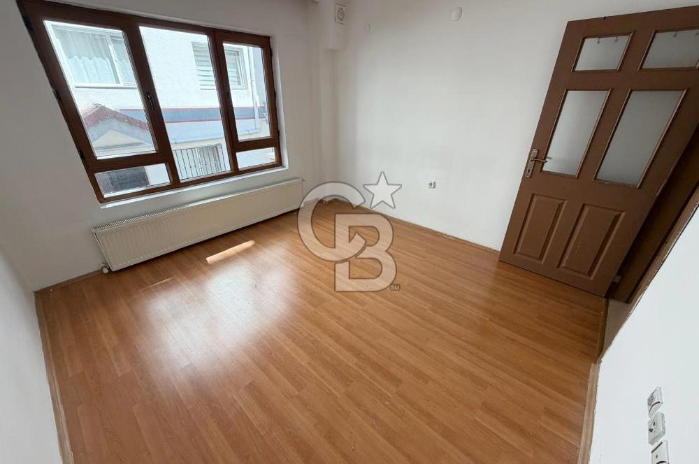 ŞEHİTLER CADDE ÜZERİ KATTA KİRALIK 2+1 DAİRE