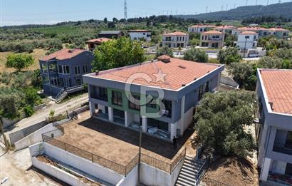 ÇANAKKALE ÇINARLI'DA BUTİK SİTEDE 4,5+1 KİRALIK VİLLA