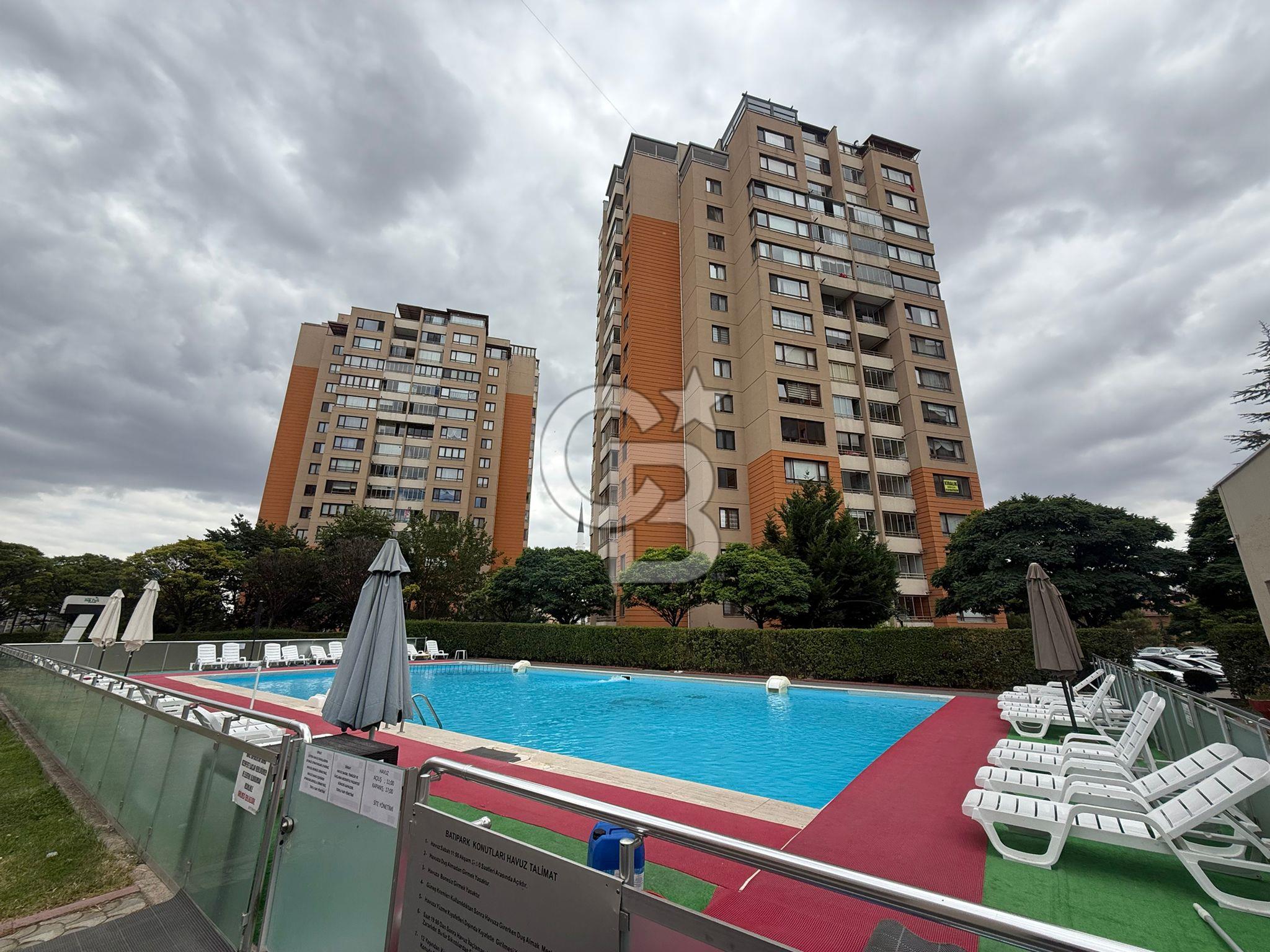 Batı Sitesi Satılık 3+1 Lüks Daire Batıpark Sitesi