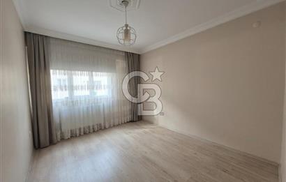 İhsaniye Kanuni Caddesinde Kullanışlı Bakımlı 3+1 Daire