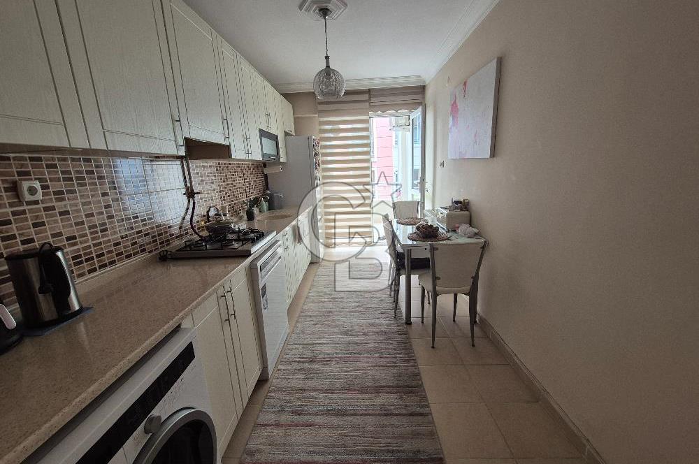 İhsaniye Kanuni Caddesinde Kullanışlı Bakımlı 3+1 Daire