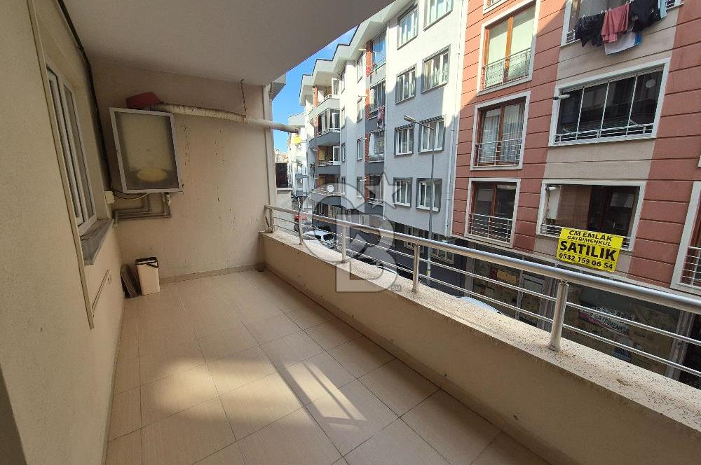 İhsaniye Kanuni Caddesinde Kullanışlı Bakımlı 3+1 Daire