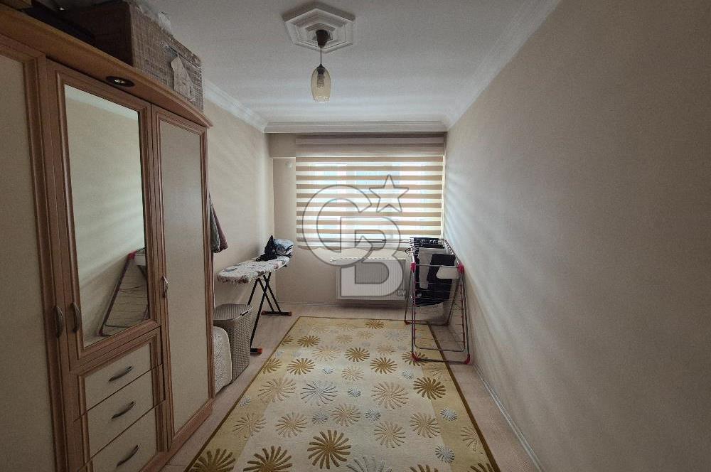 İhsaniye Kanuni Caddesinde Kullanışlı Bakımlı 3+1 Daire