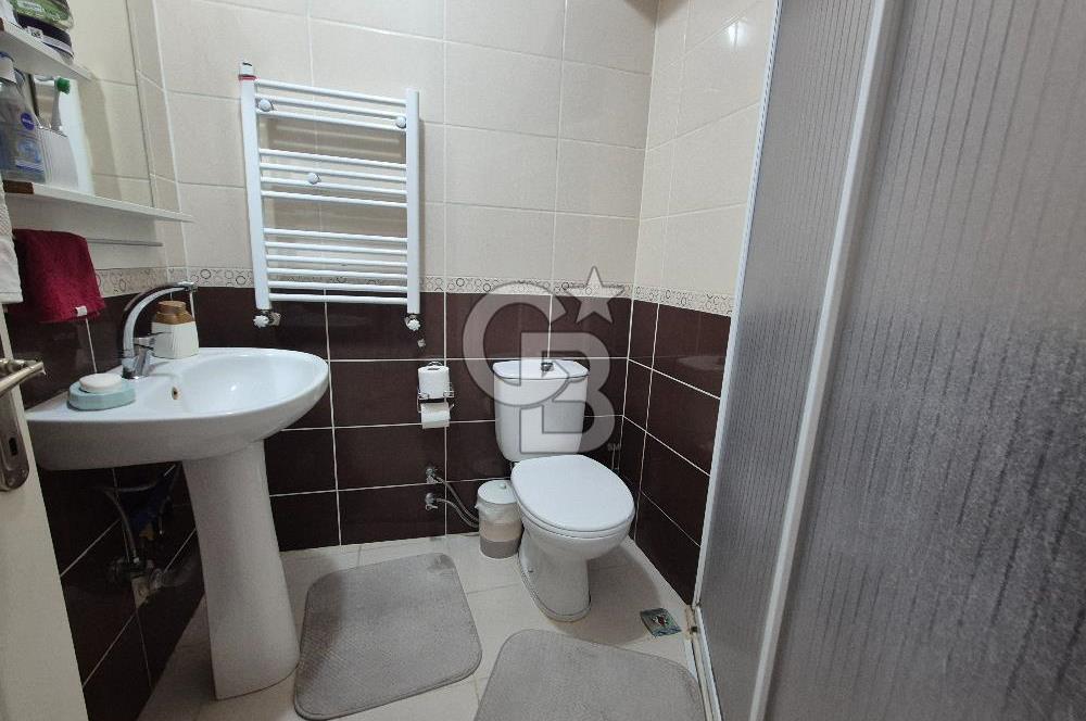 İhsaniye Kanuni Caddesinde Kullanışlı Bakımlı 3+1 Daire