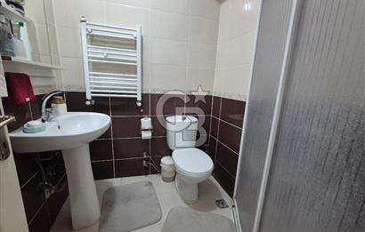 İhsaniye Kanuni Caddesinde Kullanışlı Bakımlı 3+1 Daire