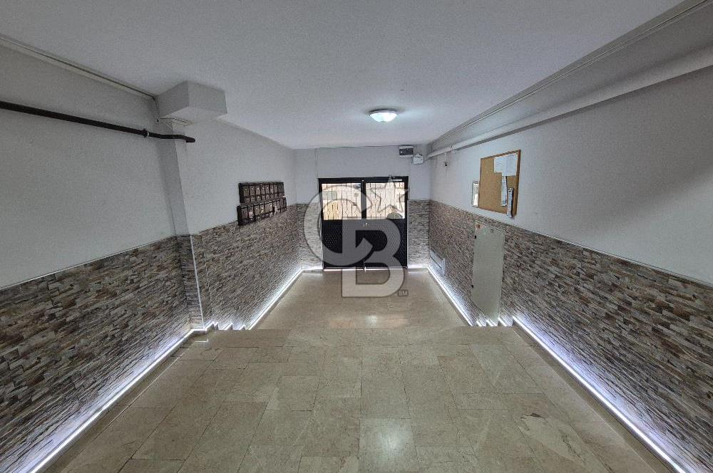 İhsaniye Kanuni Caddesinde Kullanışlı Bakımlı 3+1 Daire