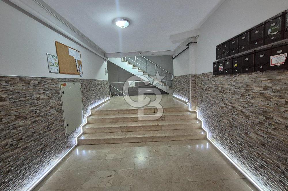 İhsaniye Kanuni Caddesinde Kullanışlı Bakımlı 3+1 Daire