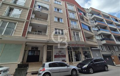 İhsaniye Kanuni Caddesinde Kullanışlı Bakımlı 3+1 Daire