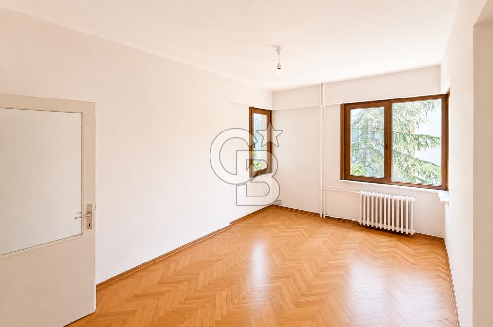 BAYAR CADDESİNDE MERKEZİ TEMİZ FERAH DAİRE
