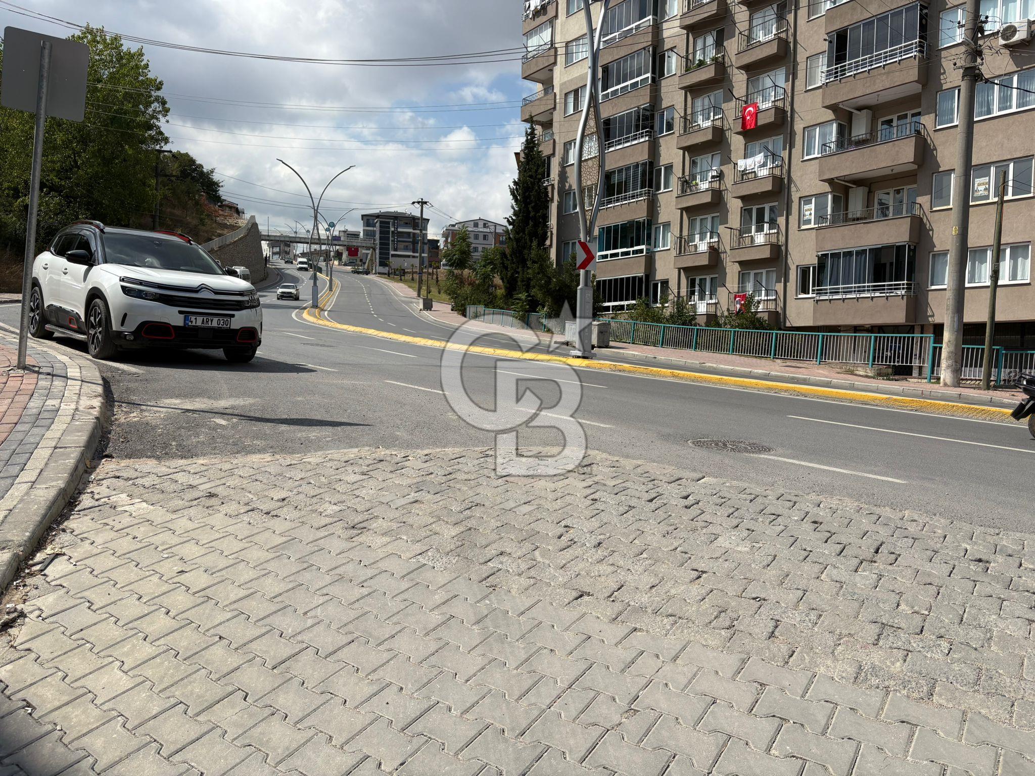 DARICA ESKİHİSAR CADDESİ 250 m² YOLA CEPHELİ KİRALIK İŞ YERİ