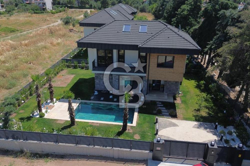 GEYİKLİ ODUNLUK İSKELEDE MÜSTAKİL HAVUZLU SATILIK VİLLA