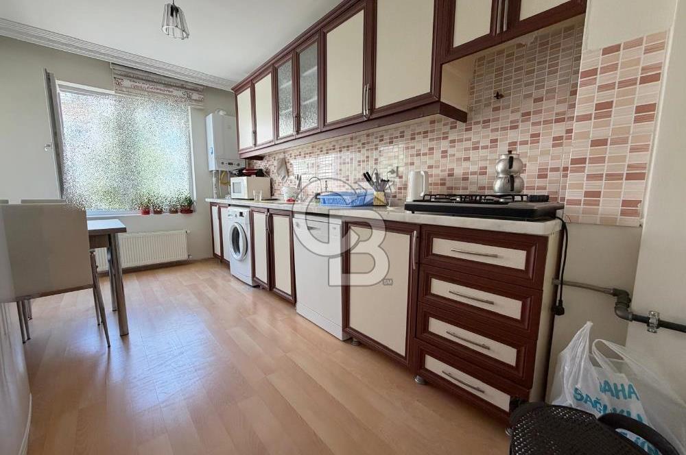 SULTAN FATİH VE ŞEHİTLER CADDE DİBİ ARA KATTA SATILIK 3+1 DAİRE