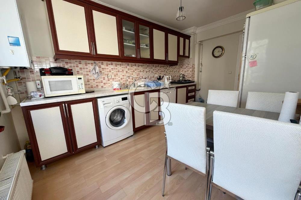 SULTAN FATİH VE ŞEHİTLER CADDE DİBİ ARA KATTA SATILIK 3+1 DAİRE