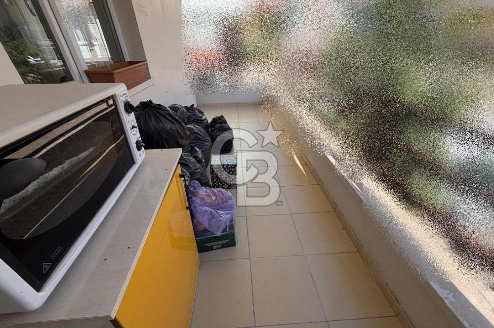 SULTAN FATİH VE ŞEHİTLER CADDE DİBİ ARA KATTA SATILIK 3+1 DAİRE