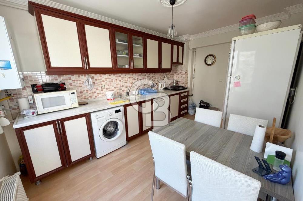 SULTAN FATİH VE ŞEHİTLER CADDE DİBİ ARA KATTA SATILIK 3+1 DAİRE