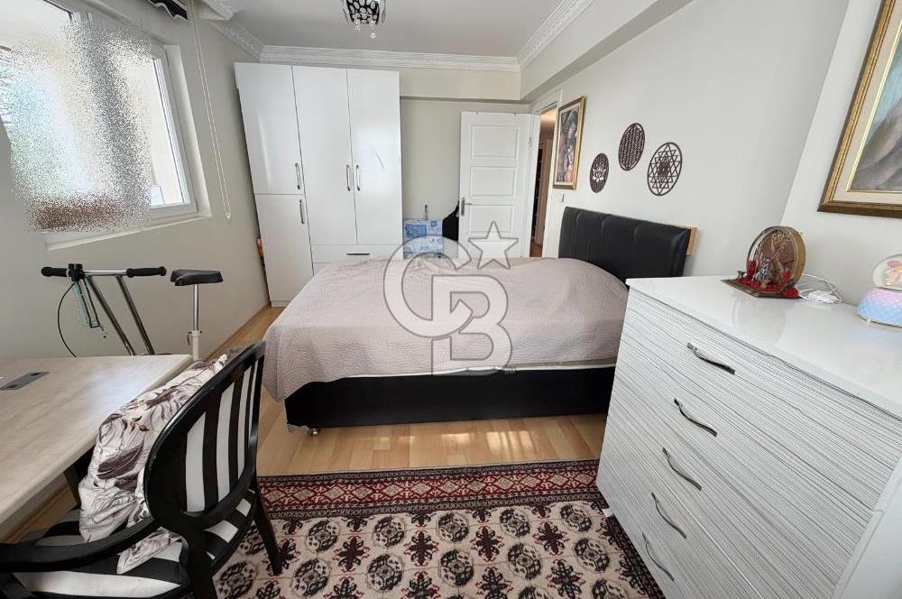SULTAN FATİH VE ŞEHİTLER CADDE DİBİ ARA KATTA SATILIK 3+1 DAİRE