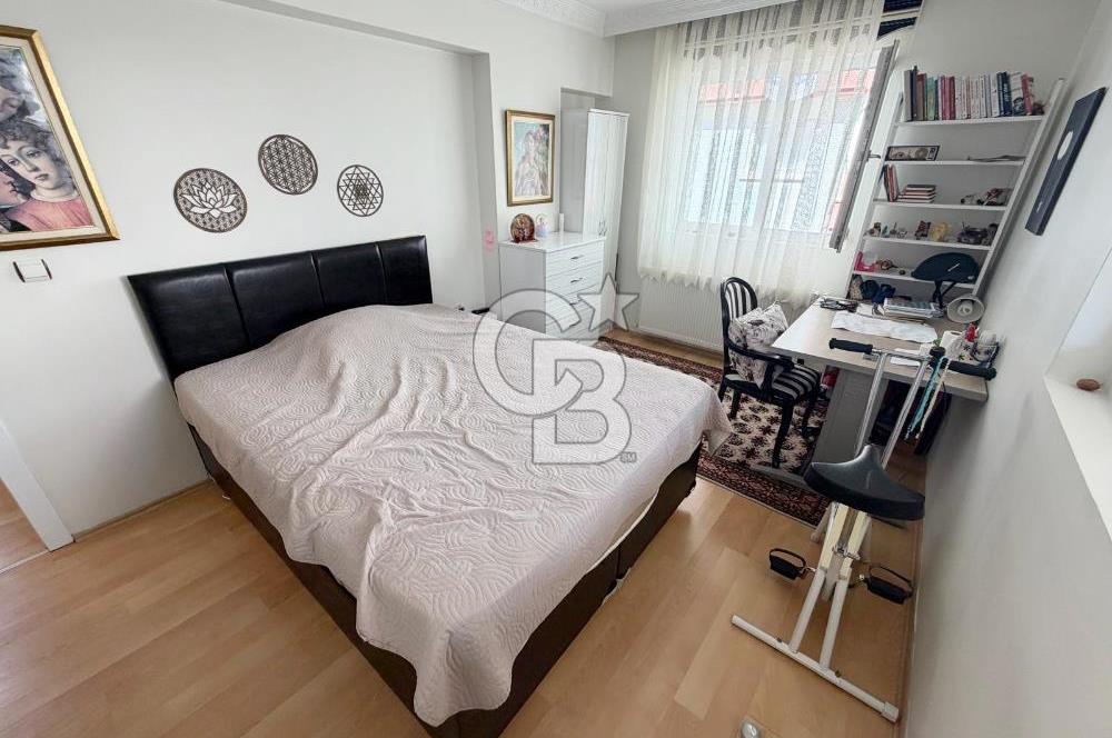 SULTAN FATİH VE ŞEHİTLER CADDE DİBİ ARA KATTA SATILIK 3+1 DAİRE