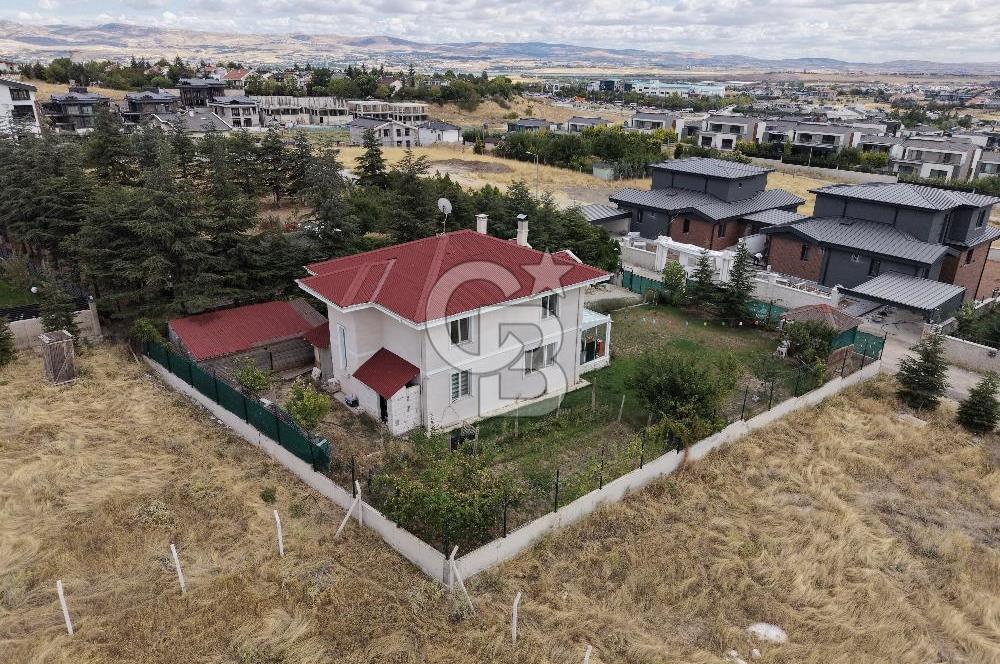 SATILIK MÜSTAKIL PARSEL TEK TAPU 750M2 ARSA DUBLEX 4.5+1+1 GARAJ