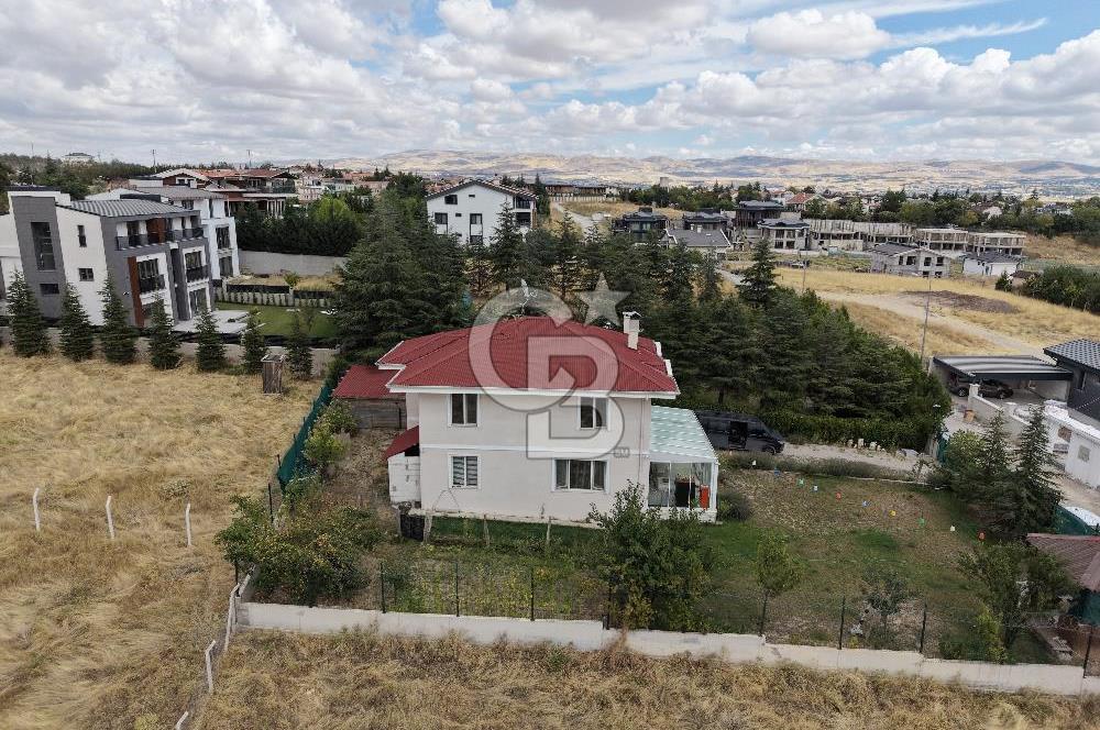 SATILIK MÜSTAKIL PARSEL TEK TAPU 750M2 ARSA DUBLEX 4.5+1+1 GARAJ
