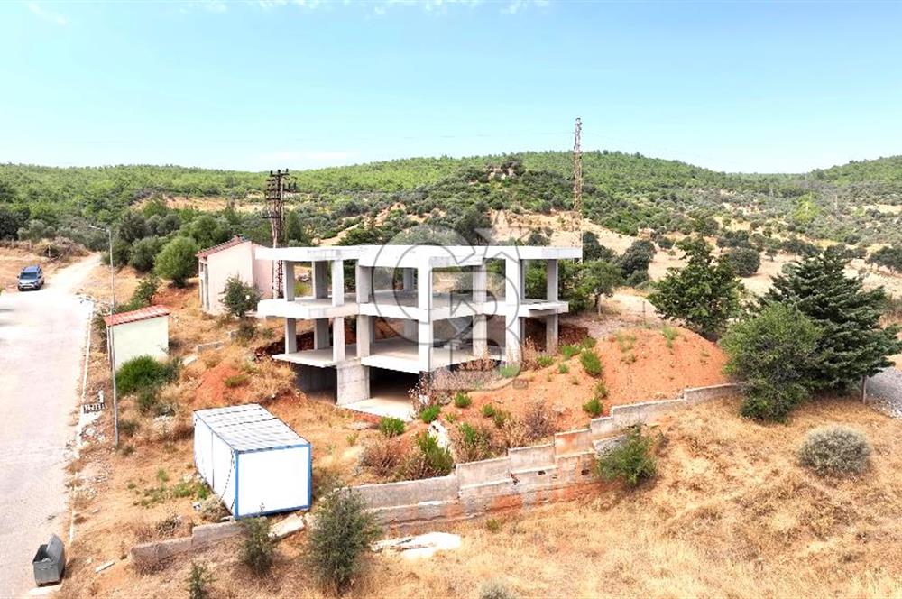 Güzelbahçe Çamlı 746m² Arsa Üzerinde Natamam 4+1 Villa Satılık