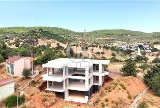 Güzelbahçe Çamlı 746m² Arsa Üzerinde Natamam 4+1 Villa Satılık - 1 - 370873