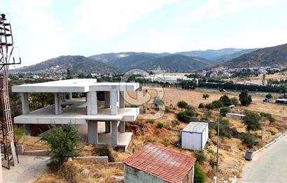 Güzelbahçe Çamlı 746m² Arsa Üzerinde Natamam 4+1 Villa Satılık