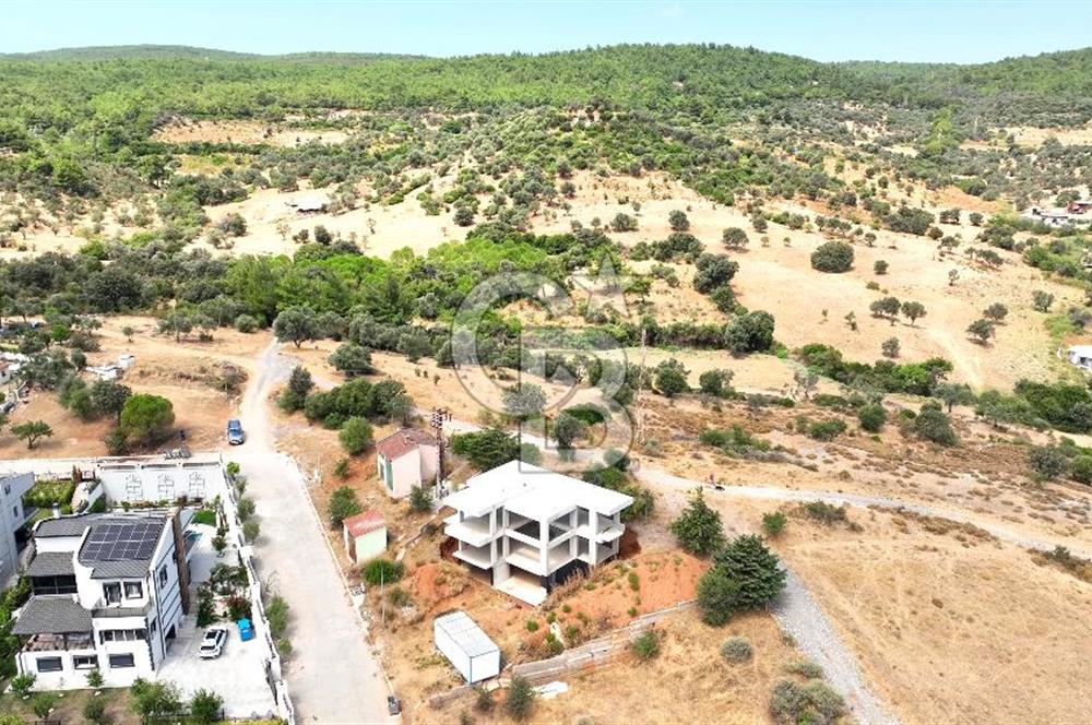 Güzelbahçe Çamlı 746m² Arsa Üzerinde Natamam 4+1 Villa Satılık