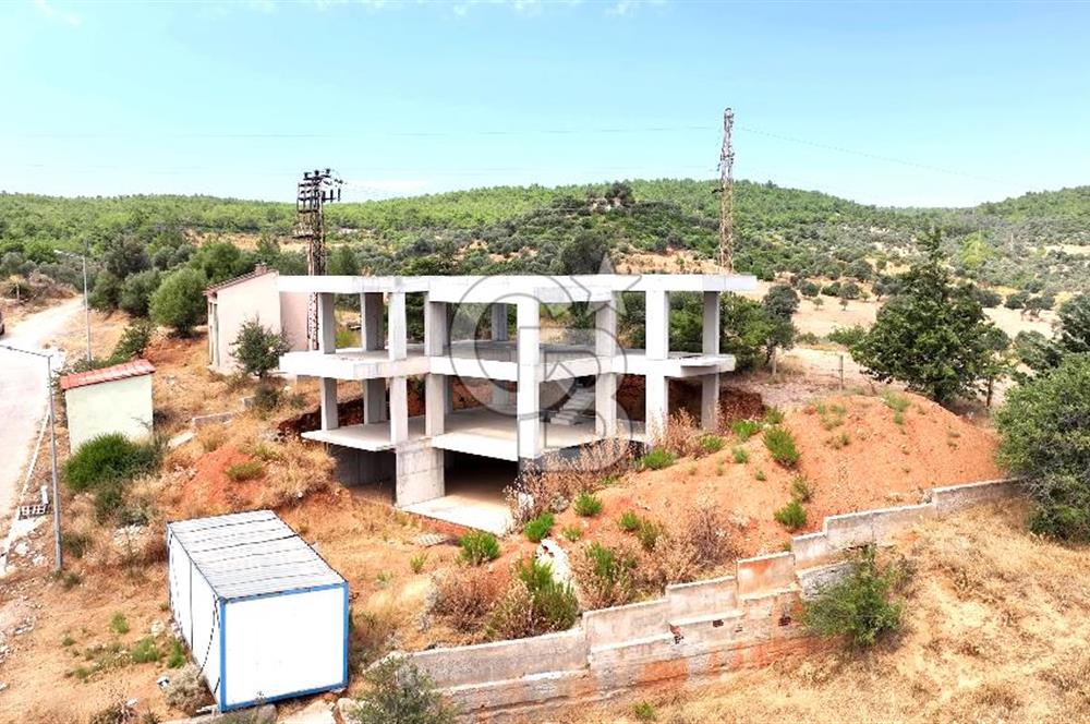 Güzelbahçe Çamlı 746m² Arsa Üzerinde Natamam 4+1 Villa Satılık