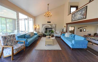 Urla Bademler'de Göl Manzaralı Doğa İçerisinde 5+1 Villa Satılık