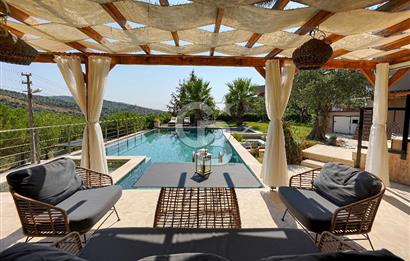 Urla Bademler'de Göl Manzaralı Doğa İçerisinde 5+1 Villa Satılık