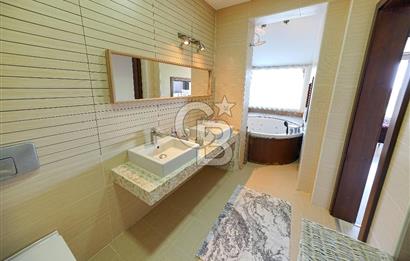 Urla Bademler'de Göl Manzaralı Doğa İçerisinde 5+1 Villa Satılık