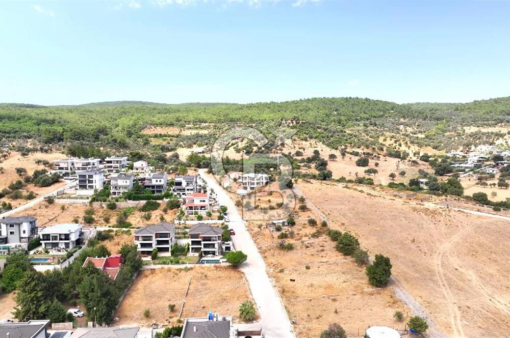 Güzelbahçe Çamlı 746m² Arsa Üzerinde Natamam 4+1 Villa Satılık
