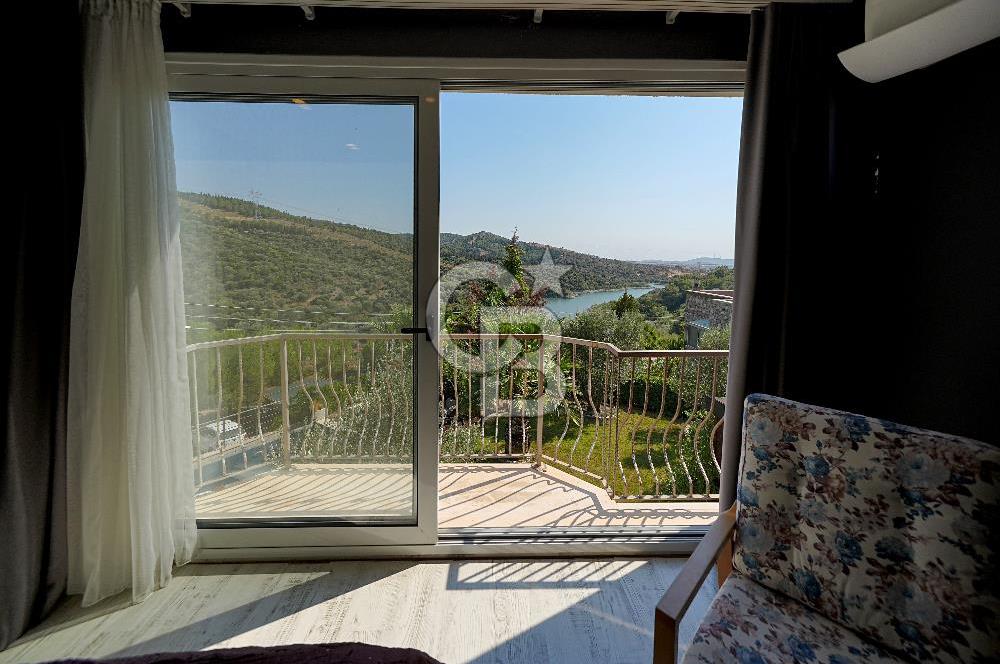 Urla Bademler'de Göl Manzaralı Doğa İçerisinde 5+1 Villa Satılık