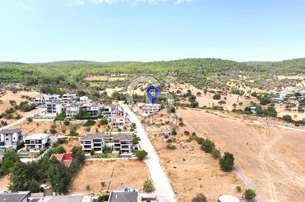 Güzelbahçe Çamlı 746m² Arsa Üzerinde Natamam 4+1 Villa Satılık