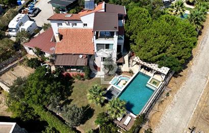 Urla Bademler'de Göl Manzaralı Doğa İçerisinde 5+1 Villa Satılık