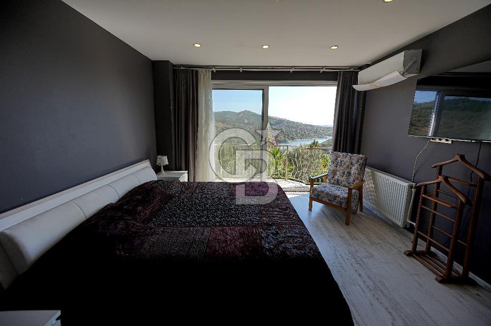 Urla Bademler'de Göl Manzaralı Doğa İçerisinde 5+1 Villa Satılık